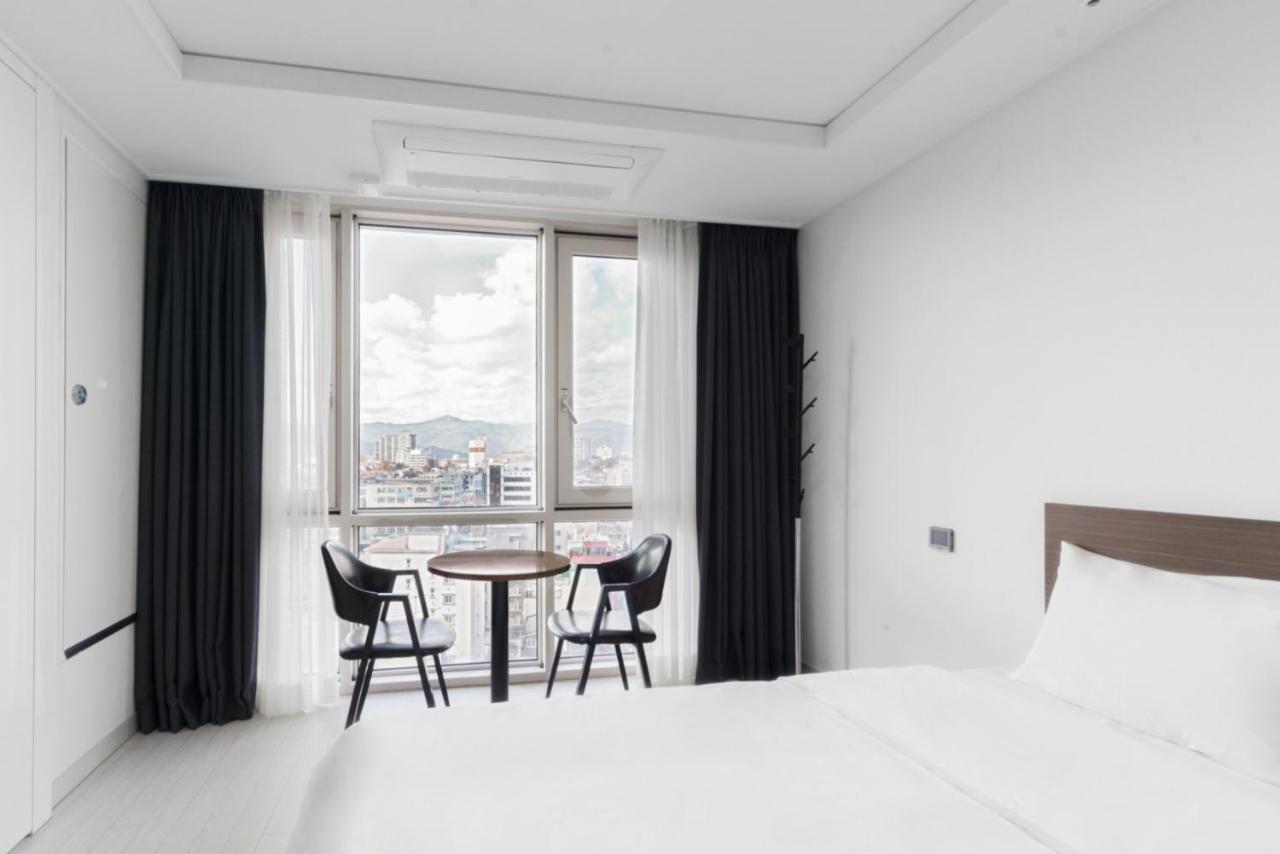 The Venezia Suite Hotel Chuncheon Εξωτερικό φωτογραφία
